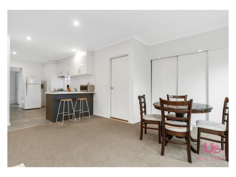 4/98 Ahern Road, Pakenham VIC 3810