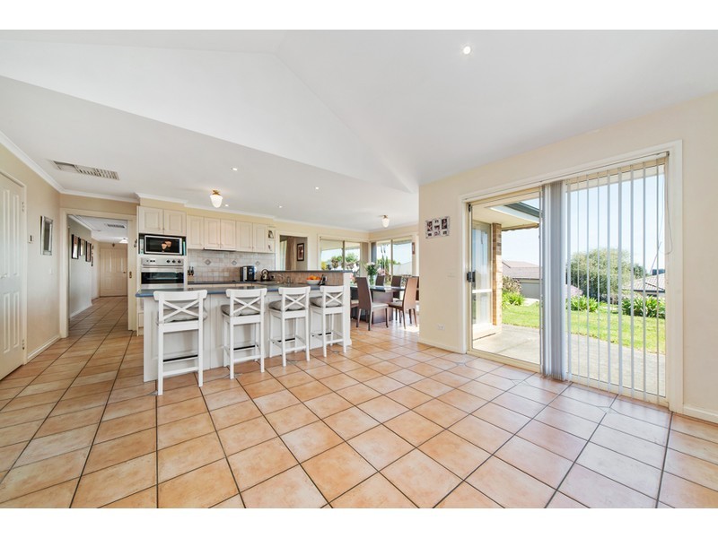 3 Joan Court, Skye VIC 3977