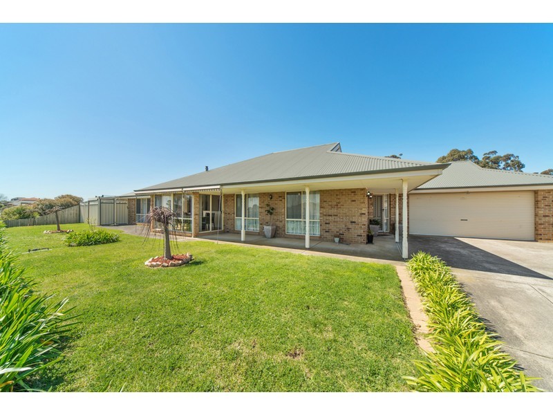3 Joan Court, Skye VIC 3977