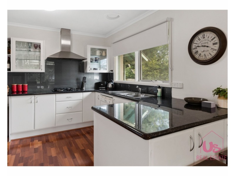 10 Lawson Avenue, Frankston South VIC 3199