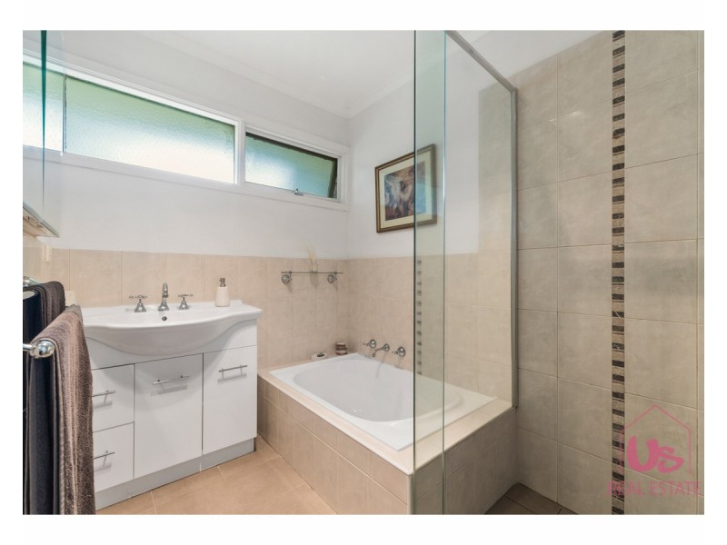 10 Lawson Avenue, Frankston South VIC 3199