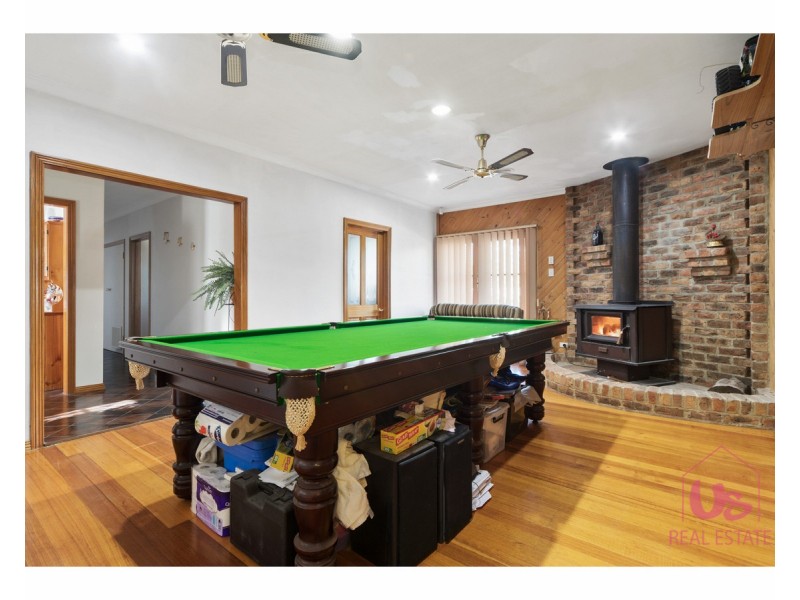 2 Woodlands Road, Cranbourne South VIC 3977