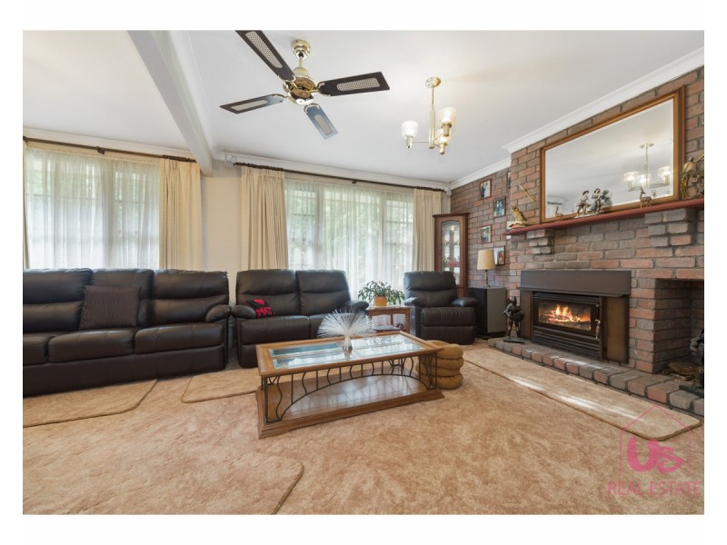 2 Woodlands Road, Cranbourne South VIC 3977