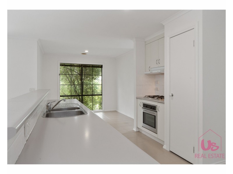 18 Manorwoods Drive, Frankston VIC 3199