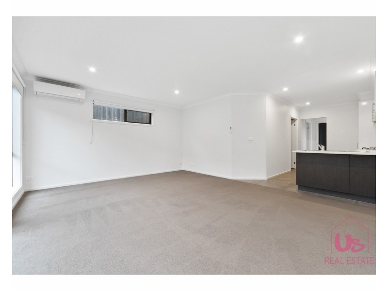 6/98 Ahern Road, Pakenham VIC 3810