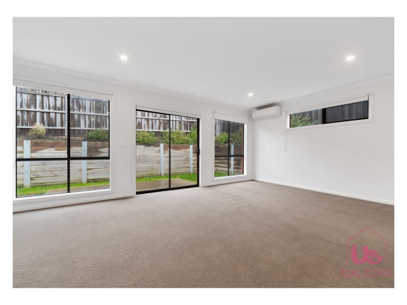 6/98 Ahern Road, Pakenham VIC 3810