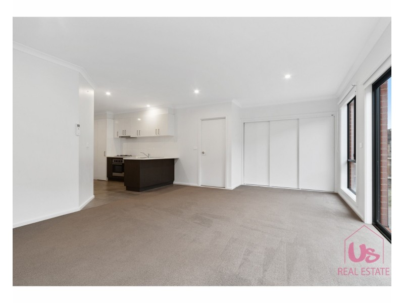 6/98 Ahern Road, Pakenham VIC 3810