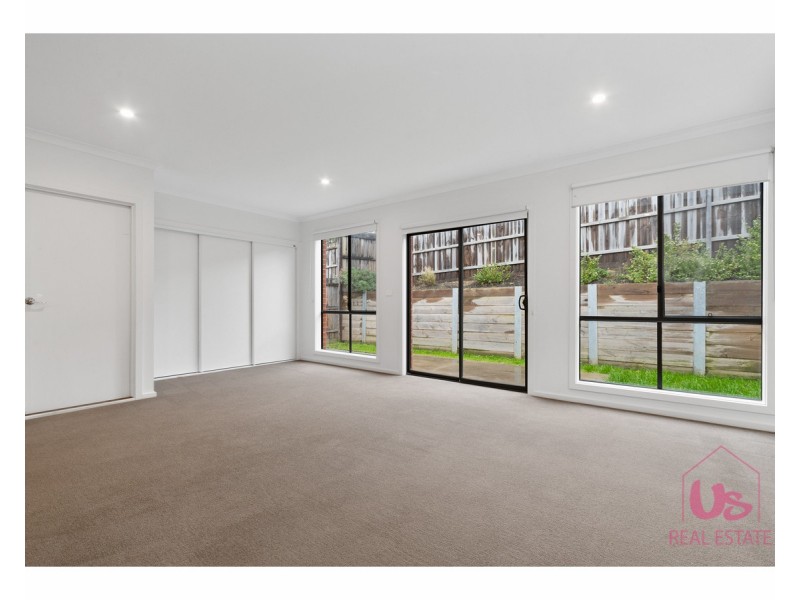 6/98 Ahern Road, Pakenham VIC 3810