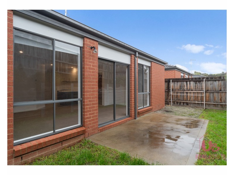 6/98 Ahern Road, Pakenham VIC 3810