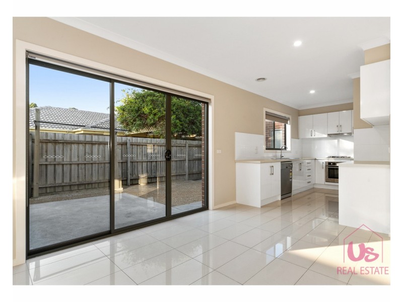 1/2 Russell Street, Cranbourne VIC 3977