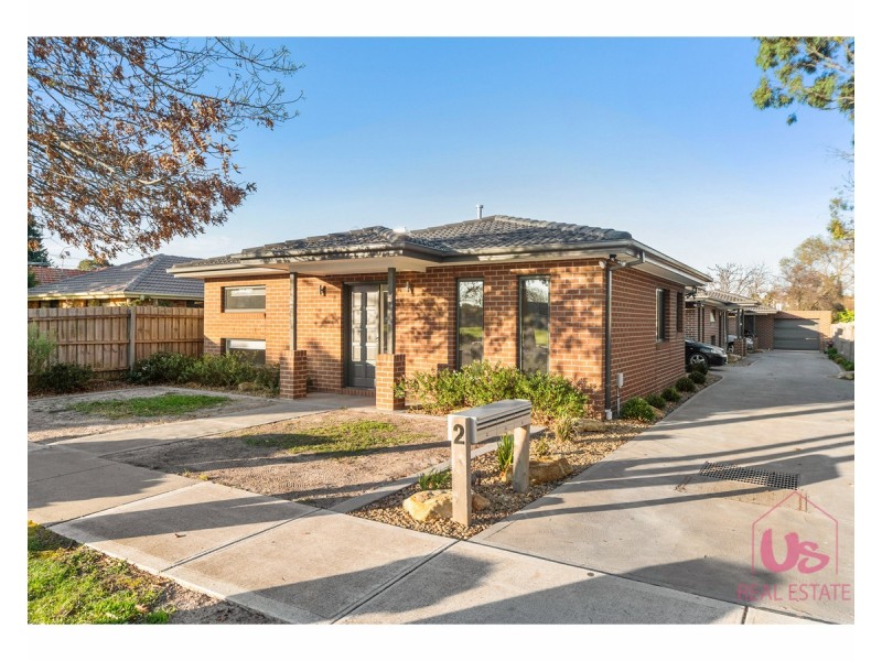 1/2 Russell Street, Cranbourne VIC 3977