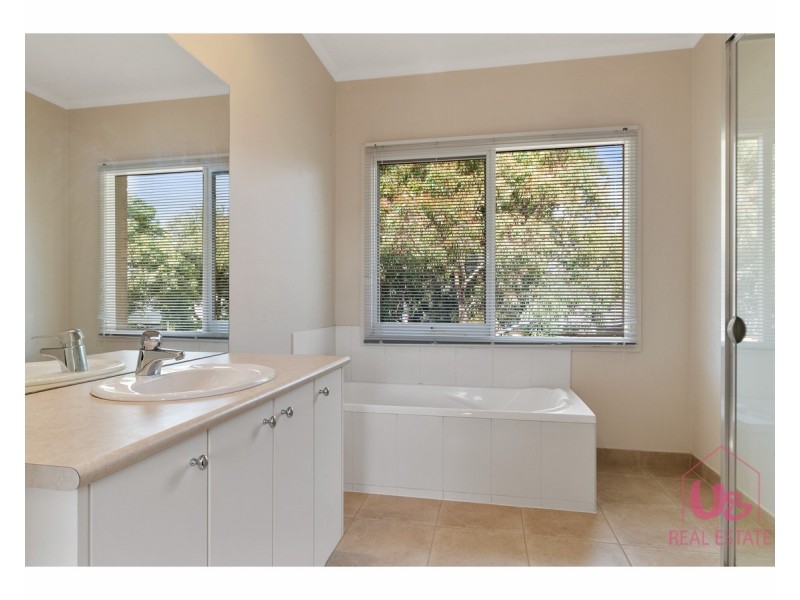 1 Nolan Court, Sandhurst VIC 3977