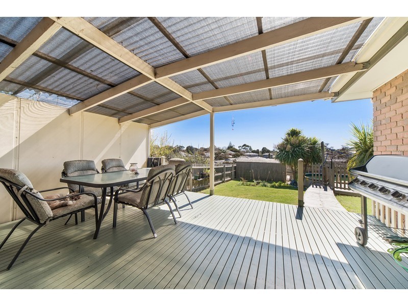 15 Grasswren Close, Langwarrin VIC 3910