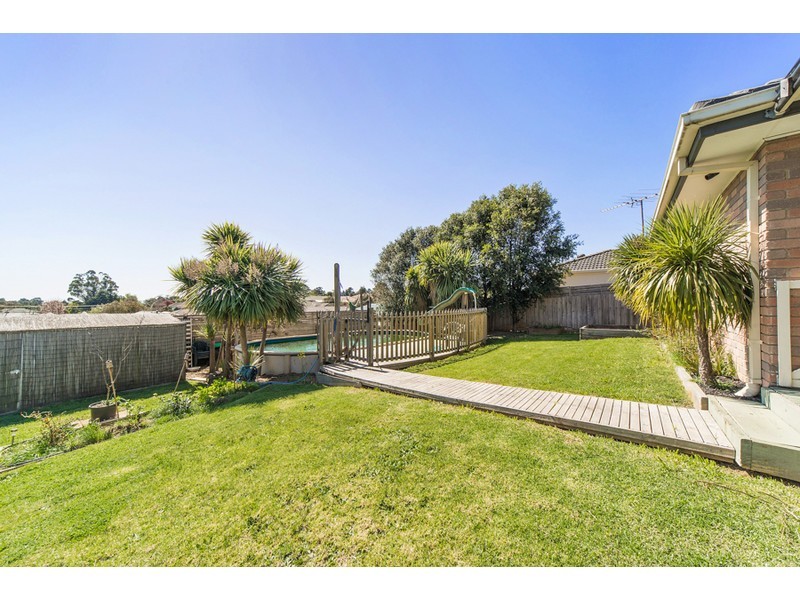 15 Grasswren Close, Langwarrin VIC 3910