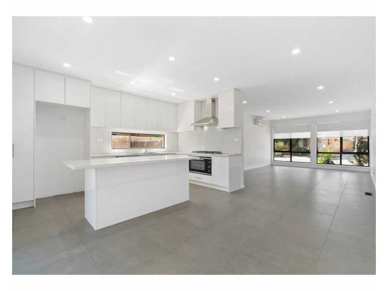 76 Brunning Crescent, Frankston North VIC 3200