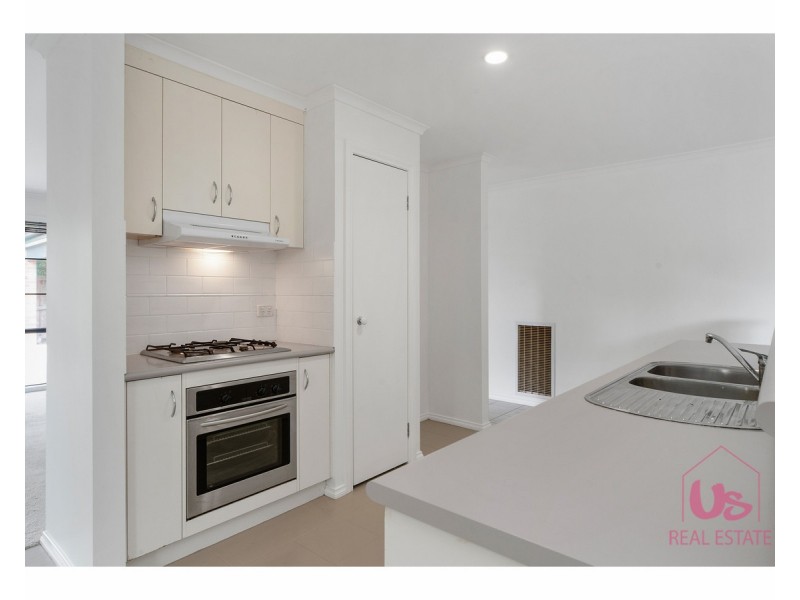 18 Manorwoods Drive, Frankston VIC 3199