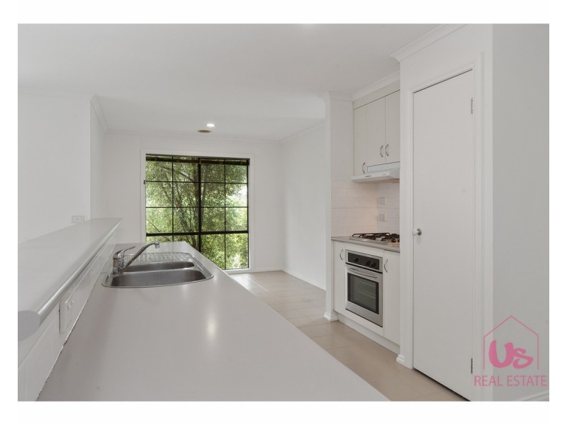 18 Manorwoods Drive, Frankston VIC 3199