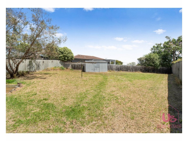 18 Manorwoods Drive, Frankston VIC 3199