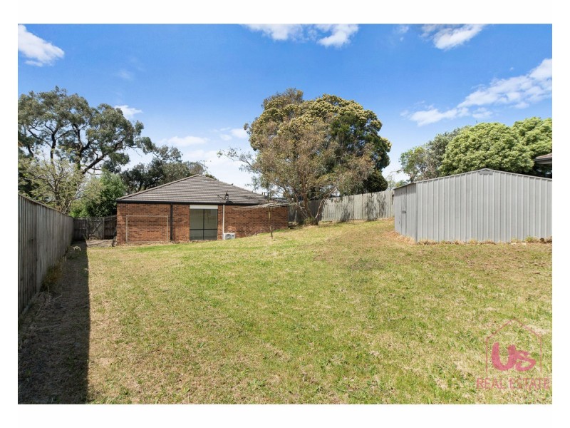 18 Manorwoods Drive, Frankston VIC 3199