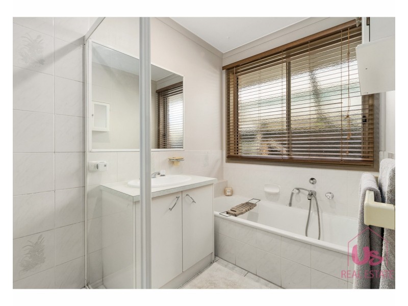 6 Kibo Court, Cranbourne North VIC 3977