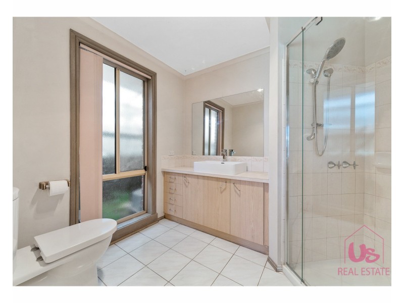 6 Kibo Court, Cranbourne North VIC 3977