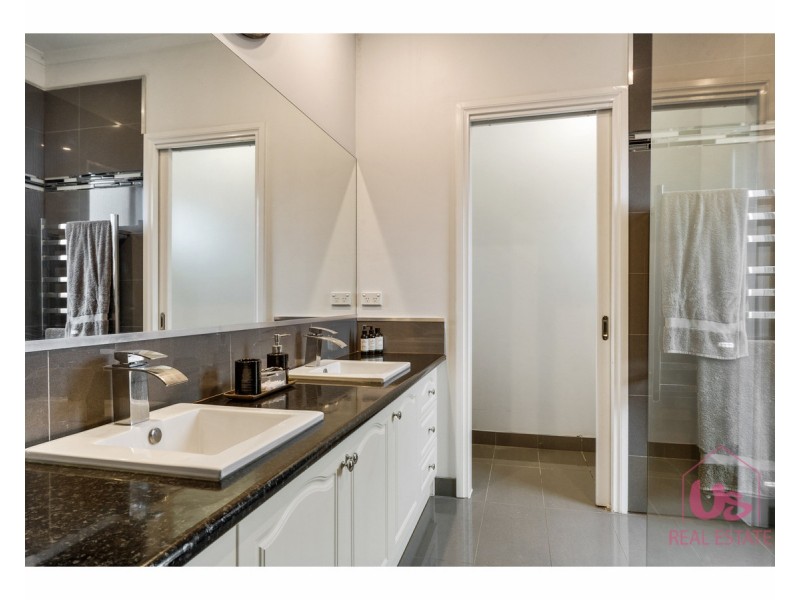 8 Heathwren Close, Frankston South VIC 3199