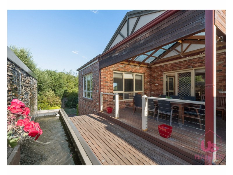 8 Heathwren Close, Frankston South VIC 3199