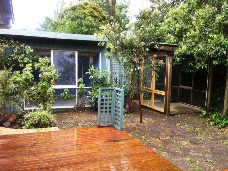 33 Robertson Drive, Mornington VIC 3931