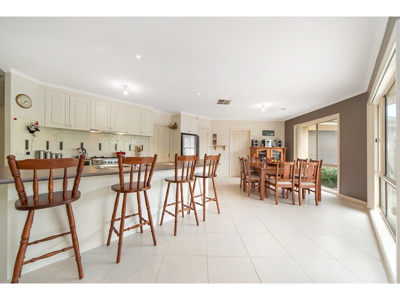 25 Pepperbush Crescent, Langwarrin VIC 3910