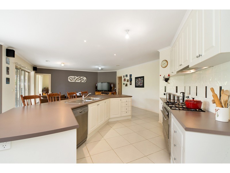 25 Pepperbush Crescent, Langwarrin VIC 3910