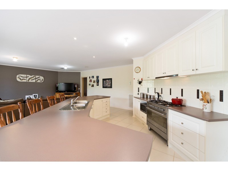 25 Pepperbush Crescent, Langwarrin VIC 3910