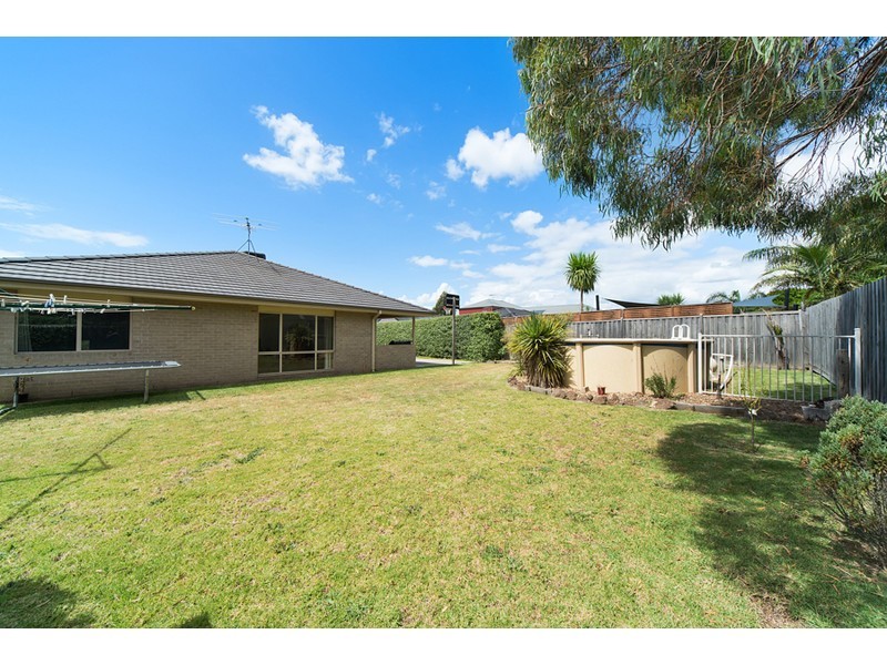 25 Pepperbush Crescent, Langwarrin VIC 3910