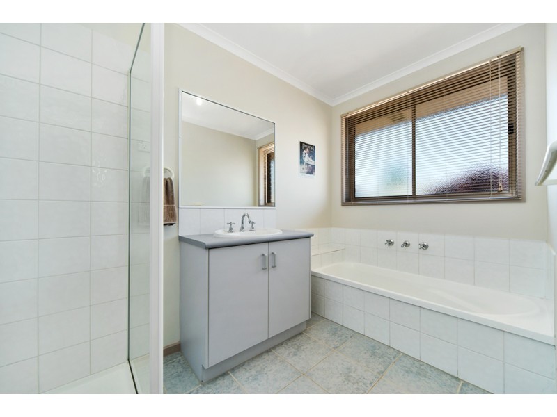 9 Landhill Close, Langwarrin VIC 3910