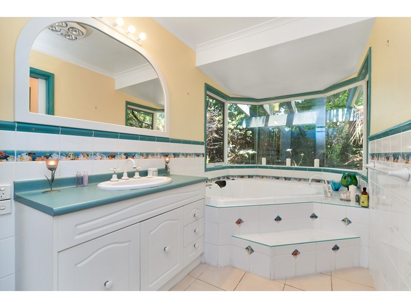 4 Elinga Crt, Frankston VIC 3199