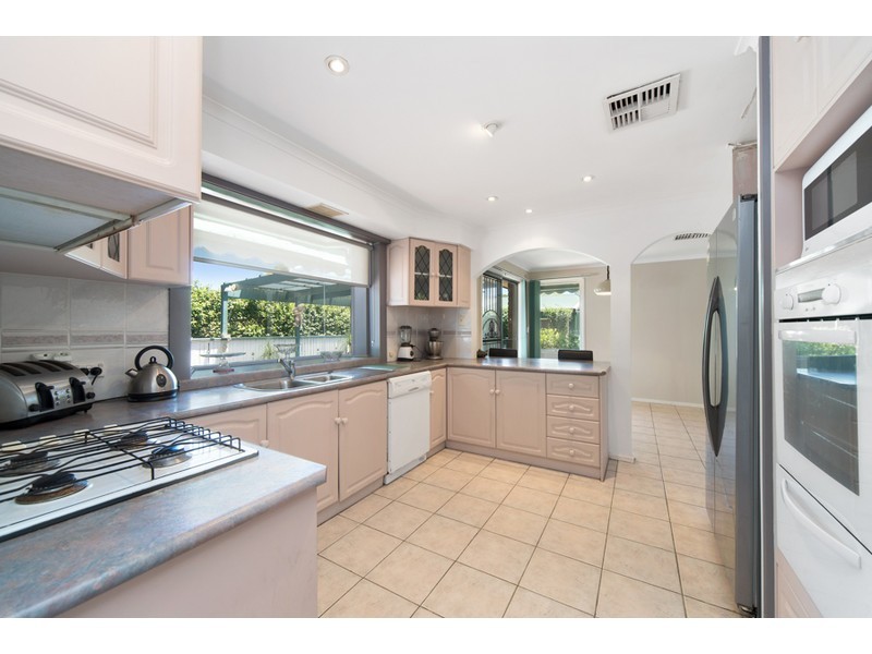 4 Elinga Crt, Frankston VIC 3199