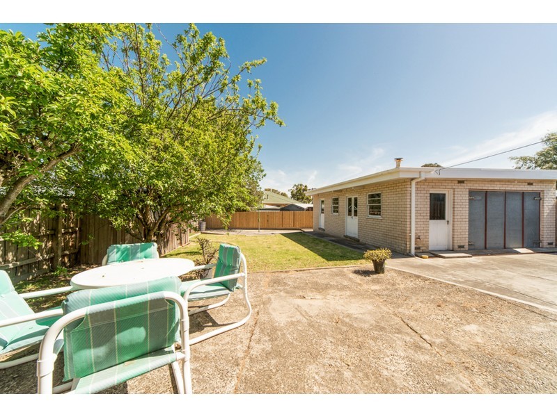 76 Brunning Crescent, Frankston North VIC 3200