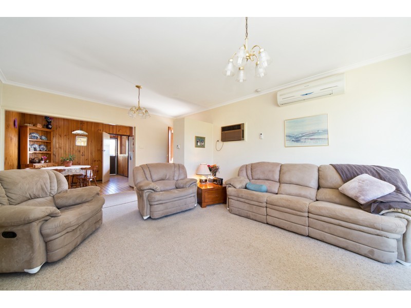 76 Brunning Crescent, Frankston North VIC 3200