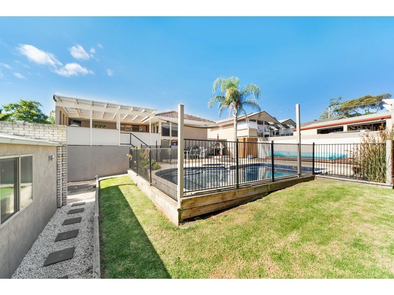 18 Raymond Avenue, Langwarrin VIC 3910