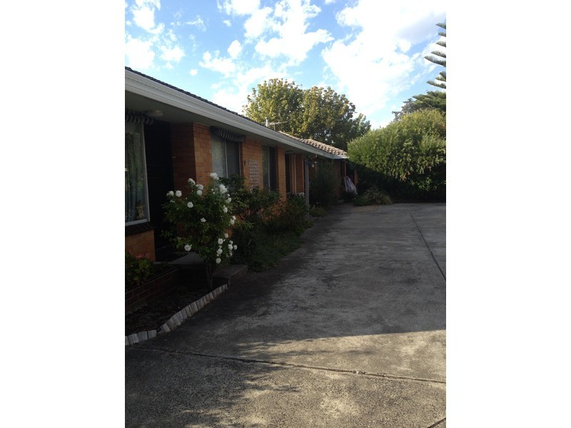 2/4 Cricklewood Avenue, Frankston VIC 3199