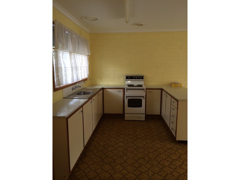 2/4 Cricklewood Avenue, Frankston VIC 3199