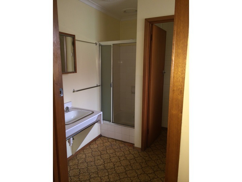 2/4 Cricklewood Avenue, Frankston VIC 3199