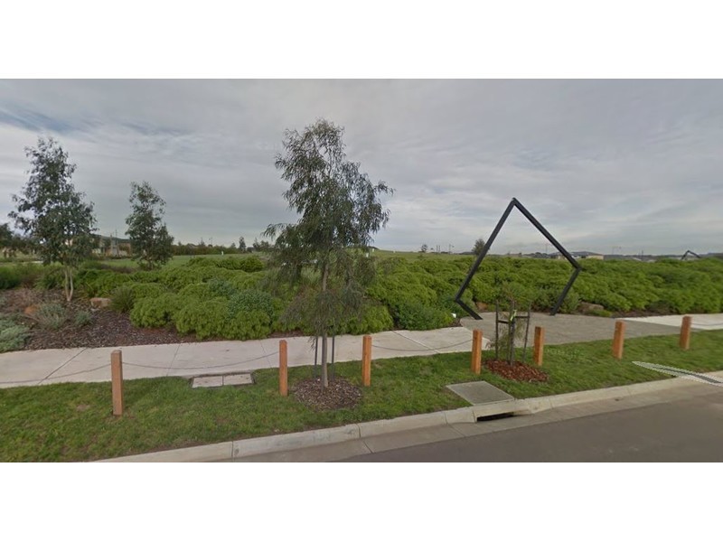 30 Spearwood Rise, Cranbourne West VIC 3977