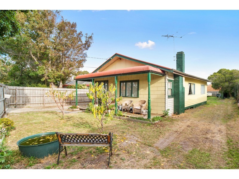 13 Neville Avenue, Seaford VIC 3198