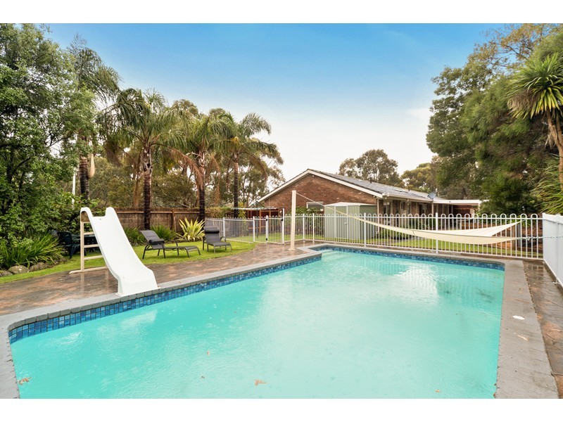 8 Vista Court, Somerville VIC 3912