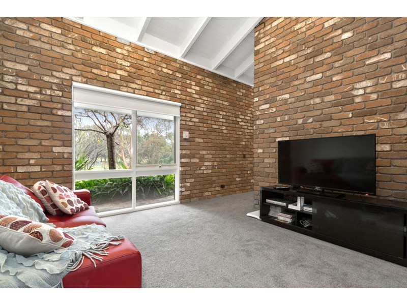 8 Vista Court, Somerville VIC 3912