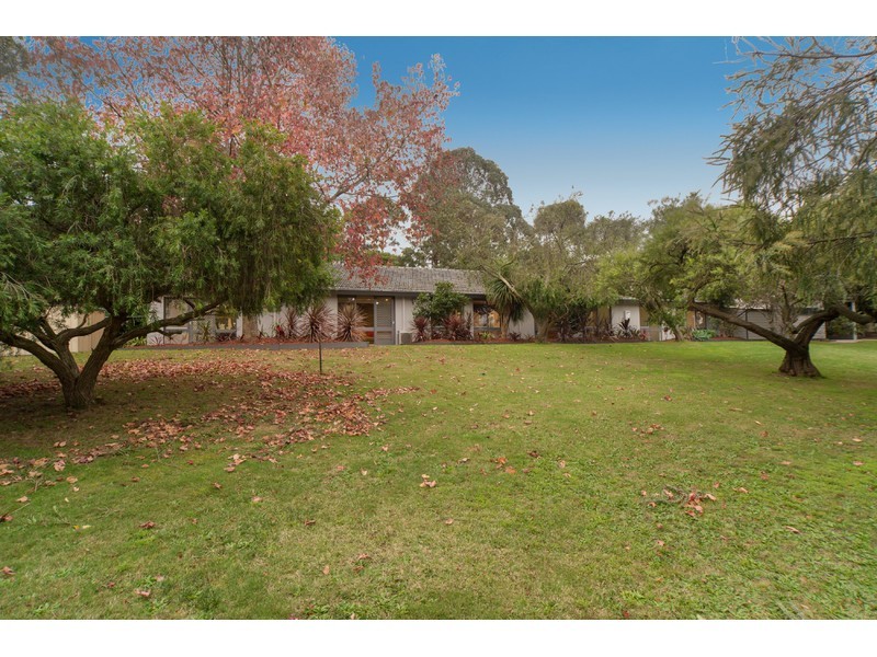 1 Mountain Avenue, Frankston South VIC 3199