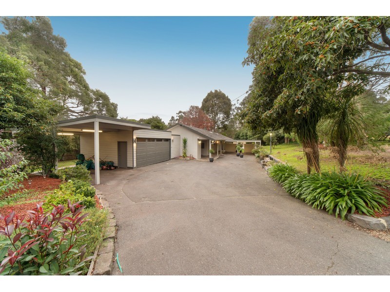 1 Mountain Avenue, Frankston South VIC 3199