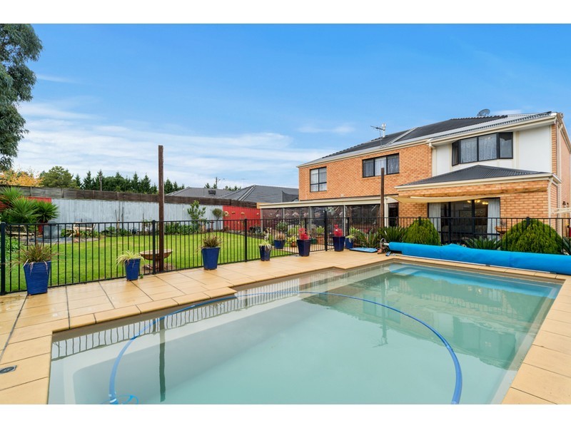 6 Fieldwood Lane, Langwarrin VIC 3910