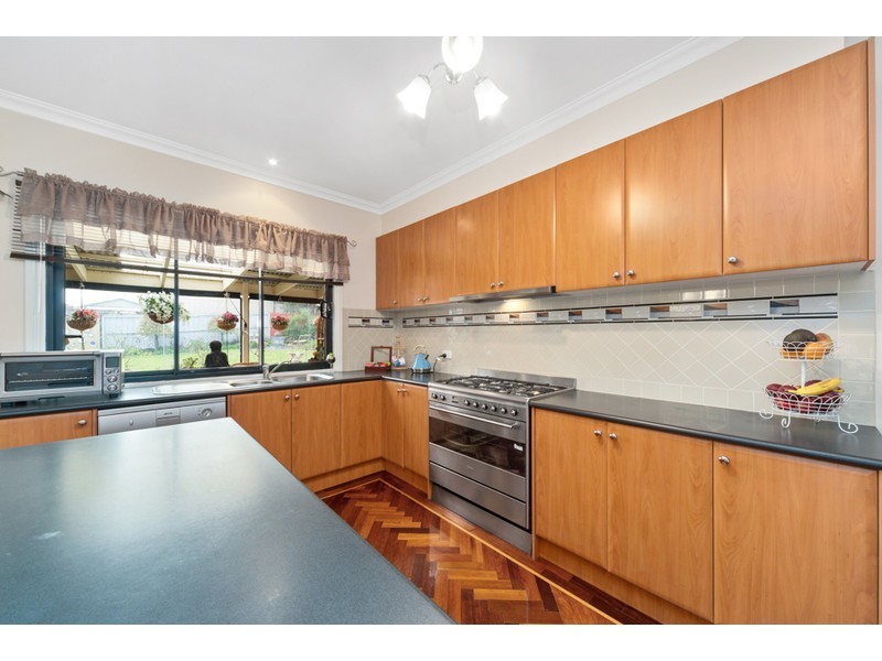 6 Fieldwood Lane, Langwarrin VIC 3910