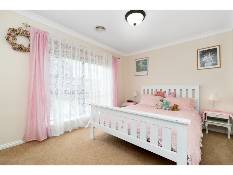 6 Fieldwood Lane, Langwarrin VIC 3910